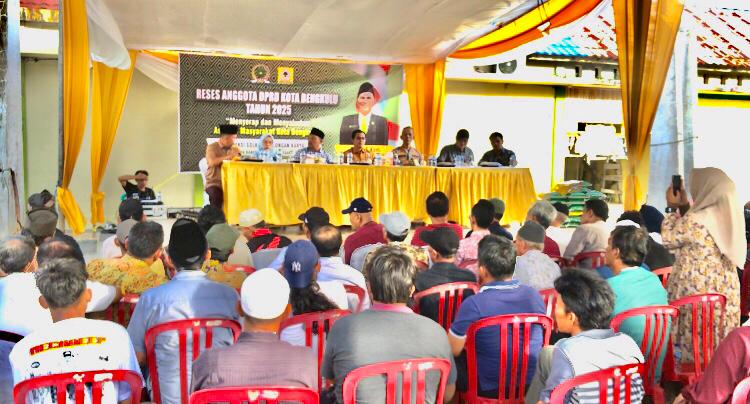 Reses anggota DPRD Kota Bengkulu Rodi di Pantai Zakat