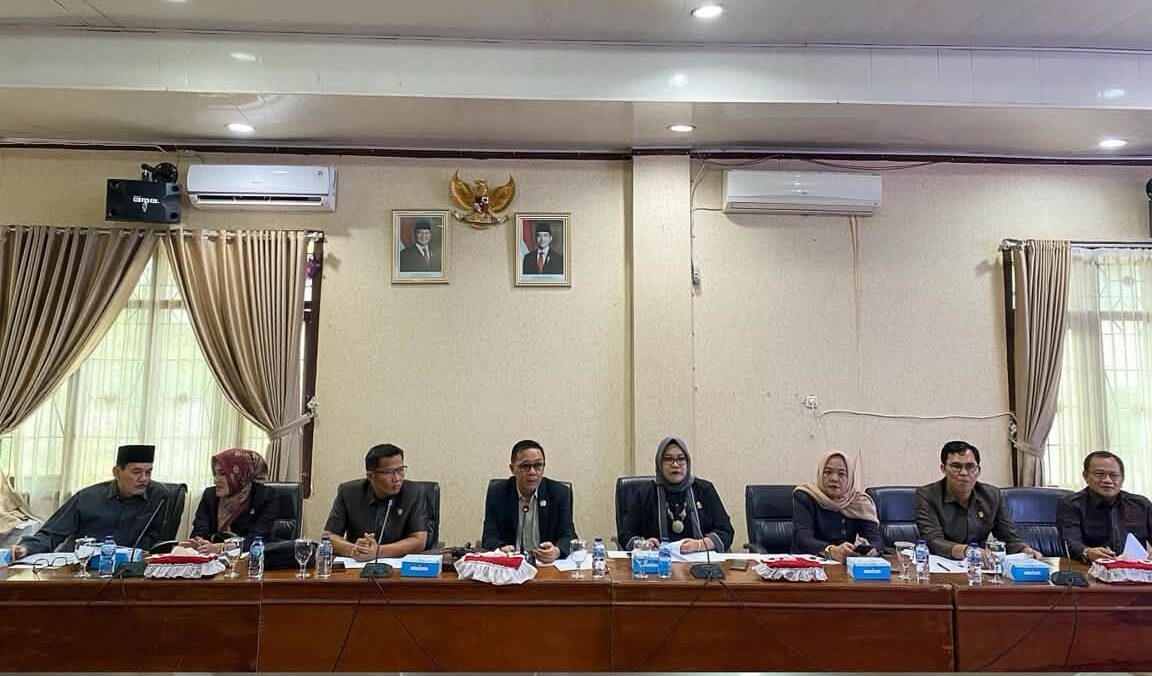 Ketua Komisi II DPRD Kota Bengkulu Rodi Hadiri Pembahasan Evaluasi Raperda Pajak Daerah dan Retribusi Daerah