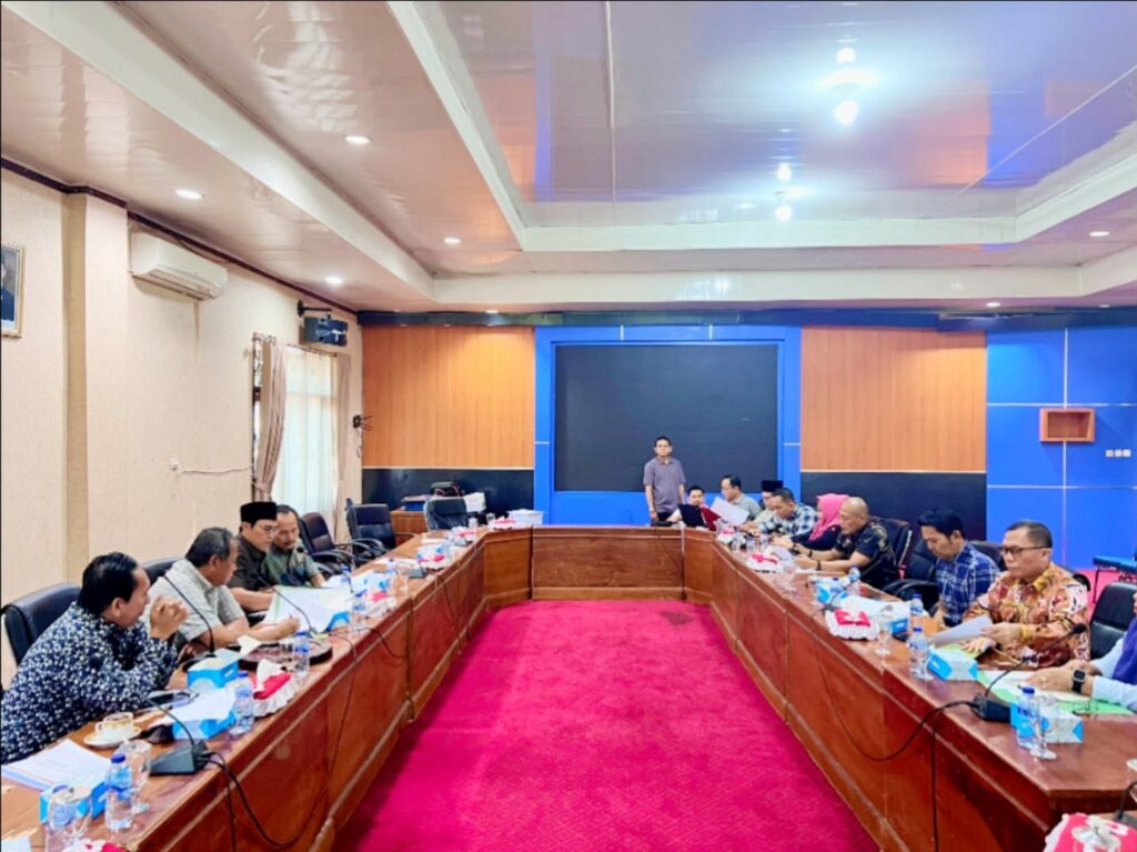 Ketua Komisi II DPRD Kota Bengkulu Rodi dalam rapat pembahasan aset daerah